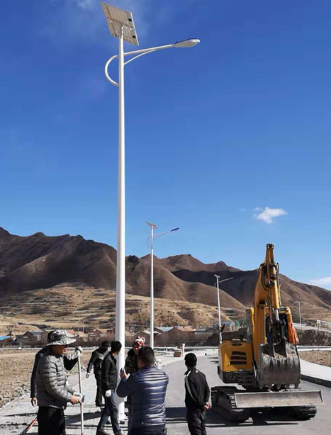 甘南碌曲10米图木舒克太阳能路灯项目