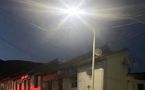 农村院子里最适合的图木舒克太阳能路灯亮度与安装要点 农村院子里最适合的图木舒克太阳能路灯亮度与安装要点